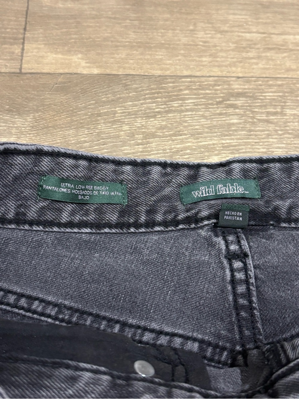 Wild Fable Women's Ultra Low-Rise Baggy Jeans Dark Gray Wash Size 6 Long - Picture 8 of 11